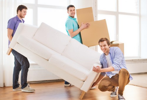 Hiring a moving truck for apartment and townhouse relocations